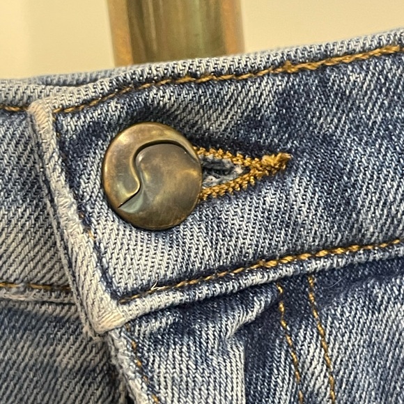 Cut loose in these sassy Joe's Jeans Cut Offs! - Picture 10 of 13